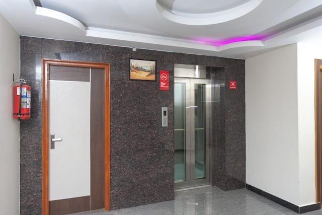 Hotel Famous Residency Tiruchirappalli Exterior foto