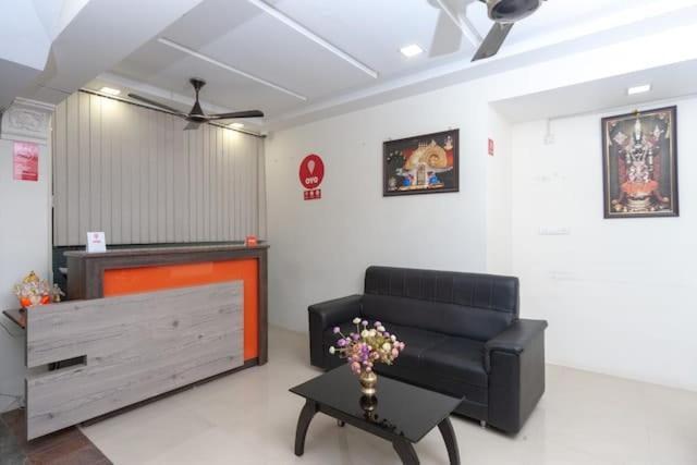 Hotel Famous Residency Tiruchirappalli Exterior foto